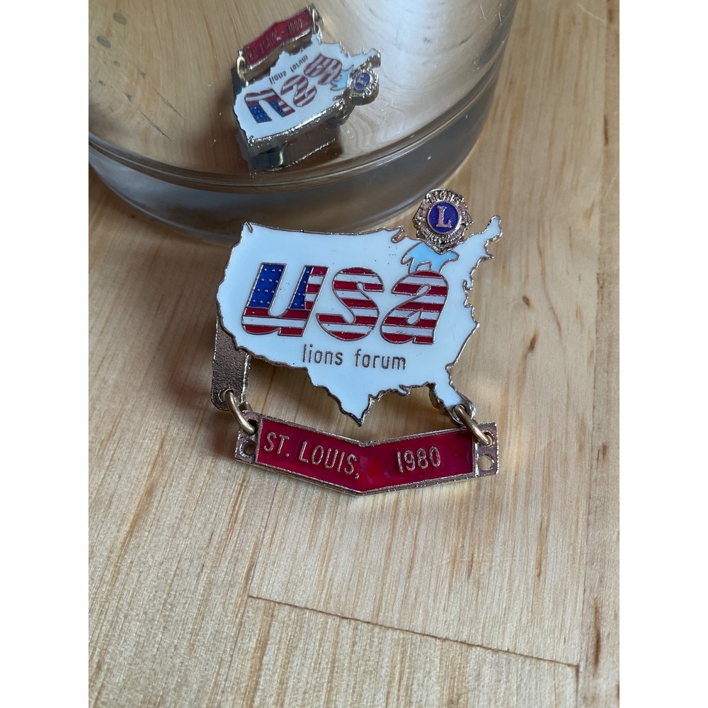 Vintage 1980 Lions Club USA Forum St Louis Missouri Enamel Dangle Pin Patriotic